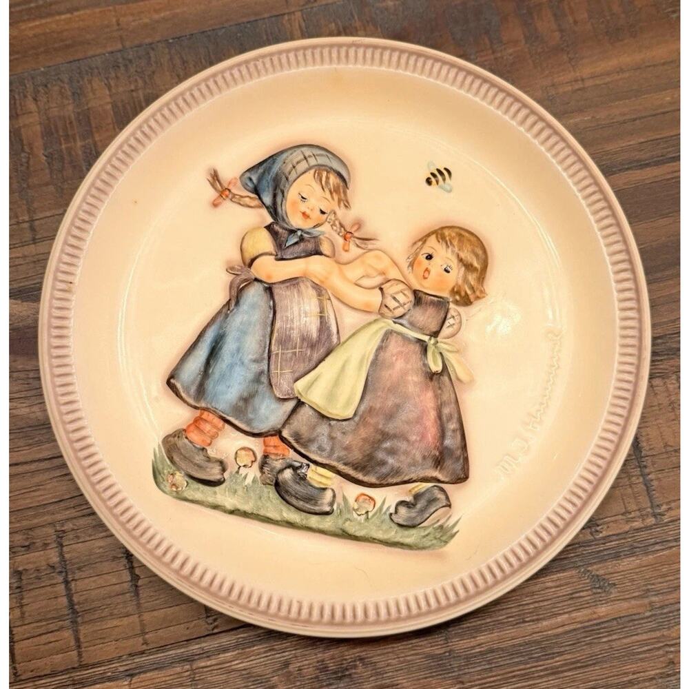 Vintage 1980 Goebel M.J. Hummel “Spring Dance” Hum 281 2nd Edition W. Germany